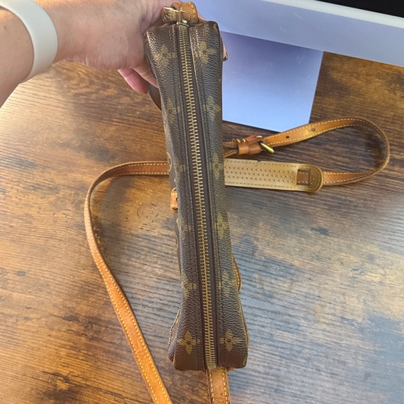 Louis Vuitton Brown and Tan Monogram Crossbody Bag - Picture 6 of 16
